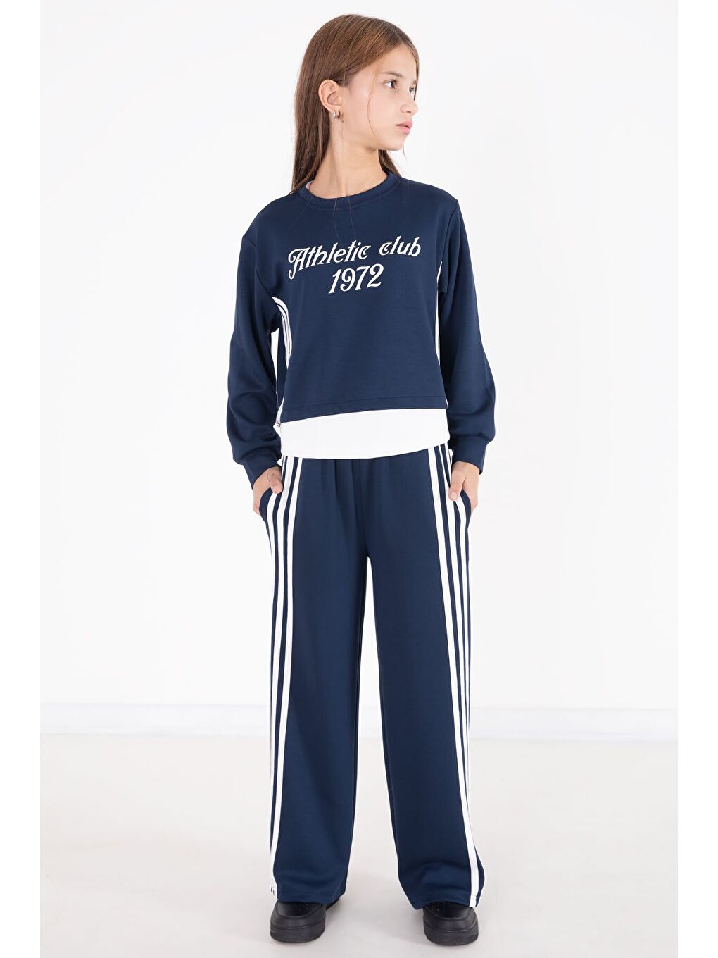 Lacivert Şerit Detaylı Yazılı Geniş Paça Kız Çocuk Takım 22774