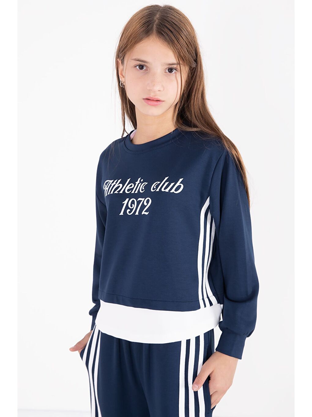 Lacivert Şerit Detaylı Yazılı Geniş Paça Kız Çocuk Takım 22774-1