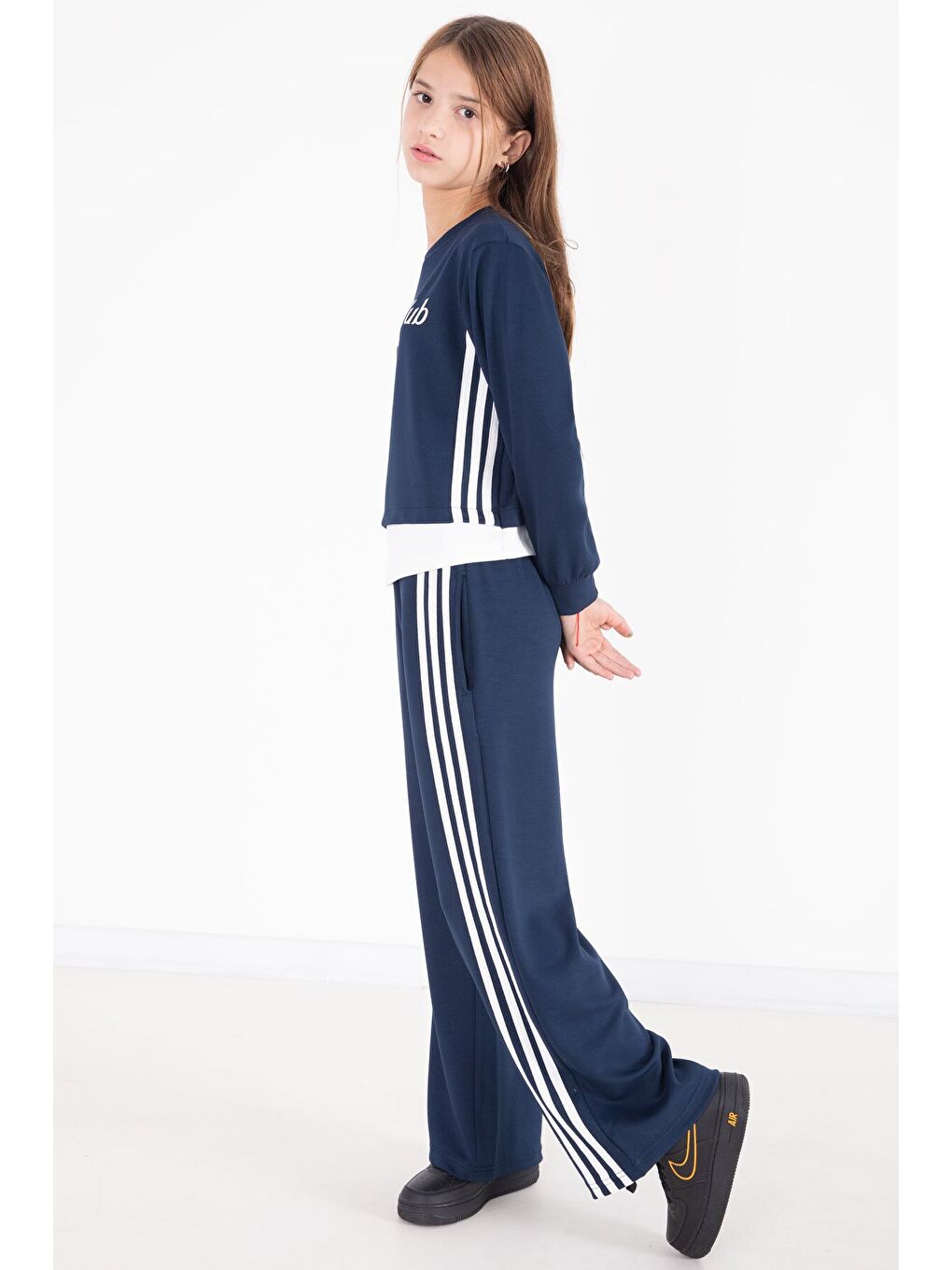 Lacivert Şerit Detaylı Yazılı Geniş Paça Kız Çocuk Takım 22774-2