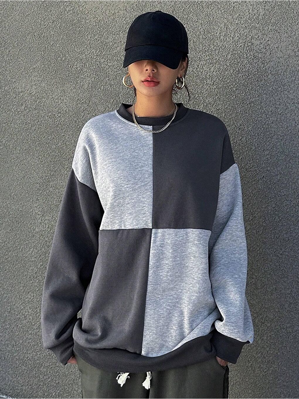 Trendseninle Füme Kadın Füme Gri Renk Bloklu Parçalı Bisiklet Yaka Oversize Sweatshirt