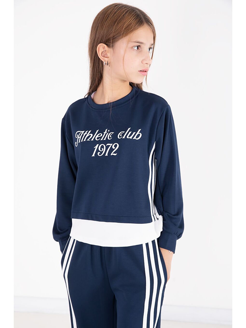 Lacivert Şerit Detaylı Yazılı Geniş Paça Kız Çocuk Takım 22774-4