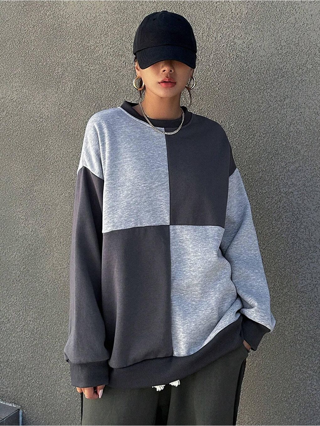 Trendseninle Füme Kadın Füme Gri Renk Bloklu Parçalı Bisiklet Yaka Oversize Sweatshirt - 1