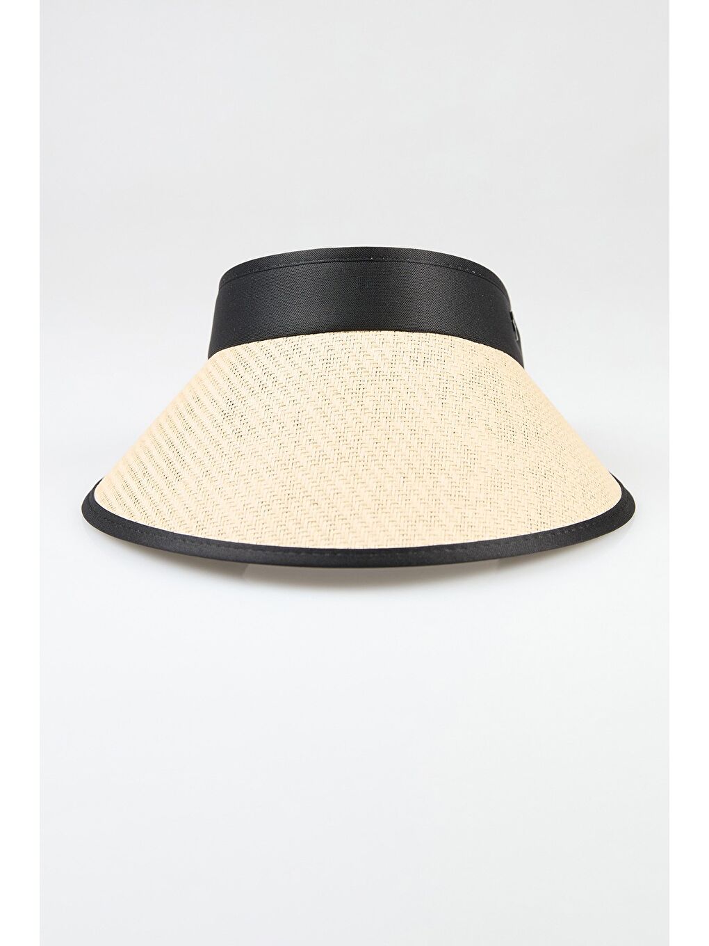 Bej G Harf Armalı Siperli Şapka-1