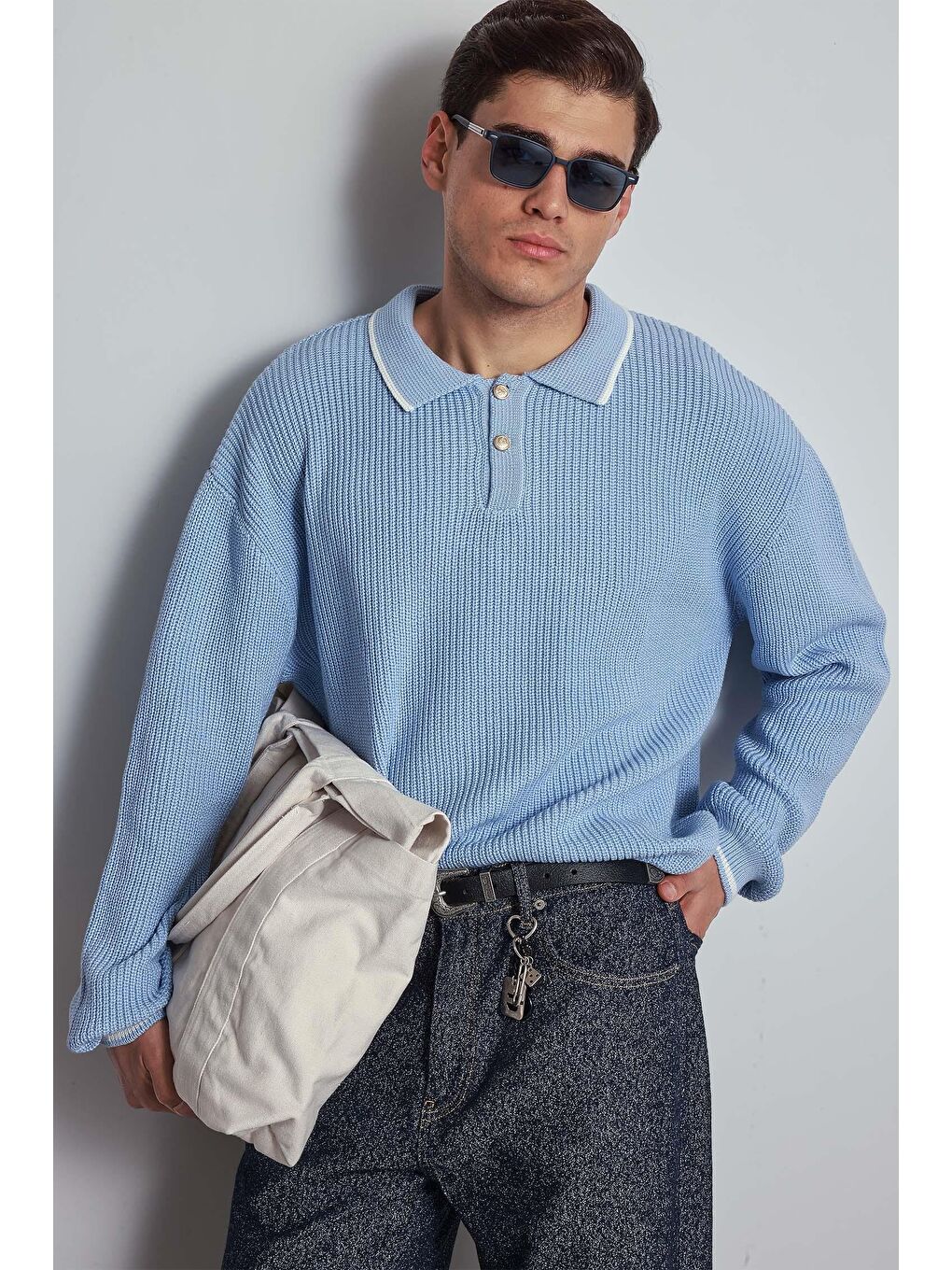 Erkek Oversize Polo Yaka Kontrast Detaylı Triko Kazak Açık Mavi-1