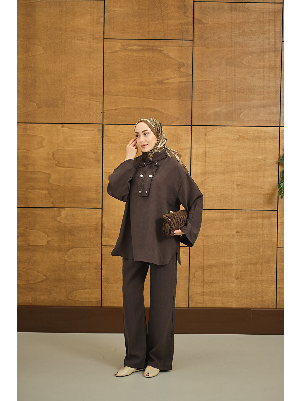 Kadın Çift Düğme Detaylı Takım Kahverengi-2