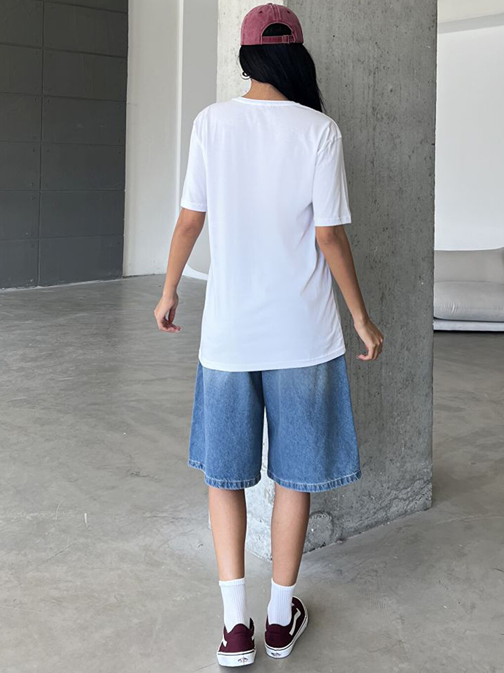 Beyaz Sorrento Baskılı Yapay Zeka Tasarımı Penye Oversize %100 Pamuk Kadın Tişört @BlahxAi-2