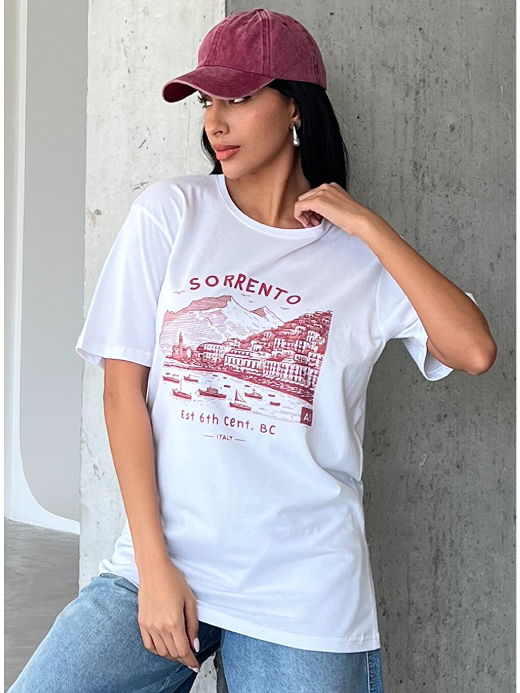 Beyaz Sorrento Baskılı Yapay Zeka Tasarımı Penye Oversize %100 Pamuk Kadın Tişört @BlahxAi-3