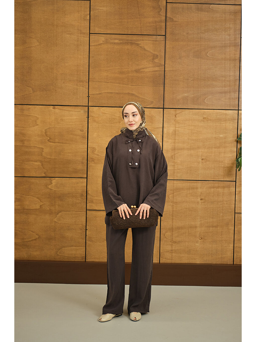 Kadın Çift Düğme Detaylı Takım Kahverengi-4