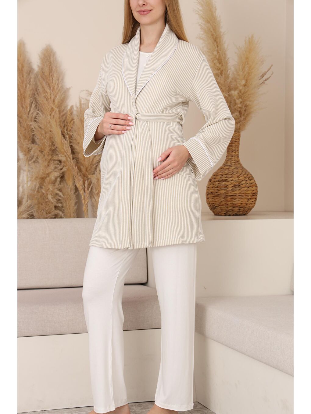 Bej Çizgili Sabahlıklı Emzirmeye Uygun Hamile ve Lohusa Pijama Takımı-1