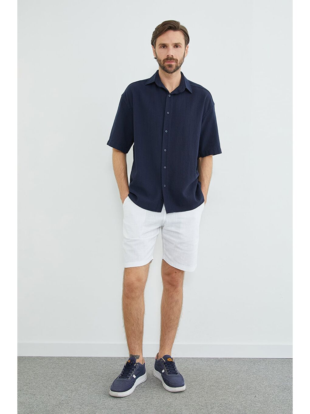 Beyaz Beli Bağlamalı Keten Görünümlü Şort-1