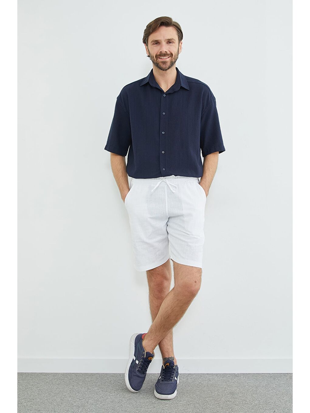 Beyaz Beli Bağlamalı Keten Görünümlü Şort-2