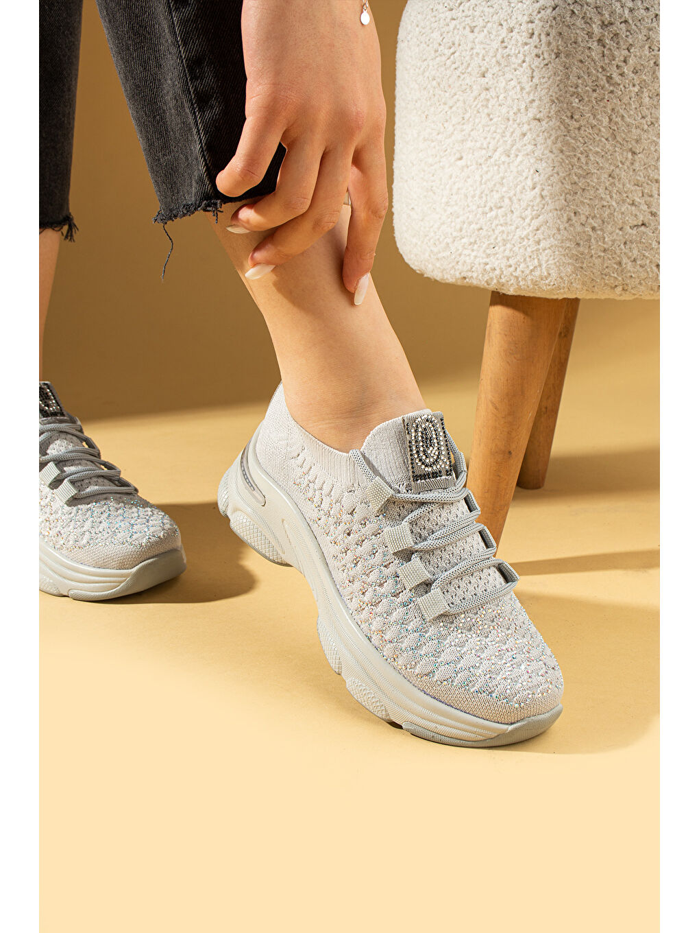 Gri Parlak Taş Detaylı Bağcıklı Triko Rahat Taban Kadın Sneakers 36-872-25-1