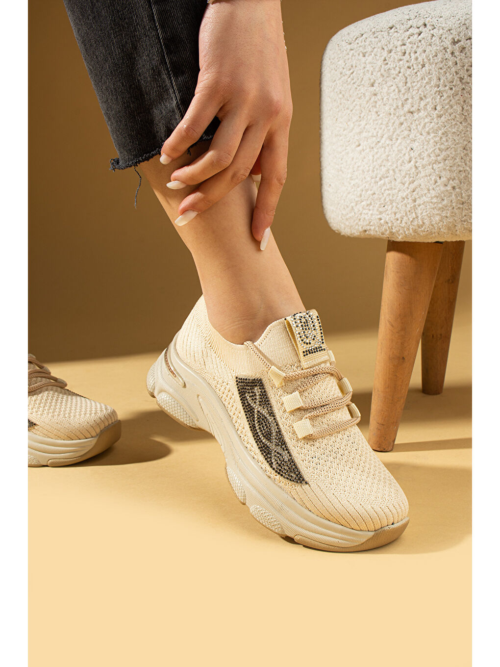 Bej Taş Detaylı Bağcıklı Triko Rahat Taban Kadın Sneakers 36-871-25-1