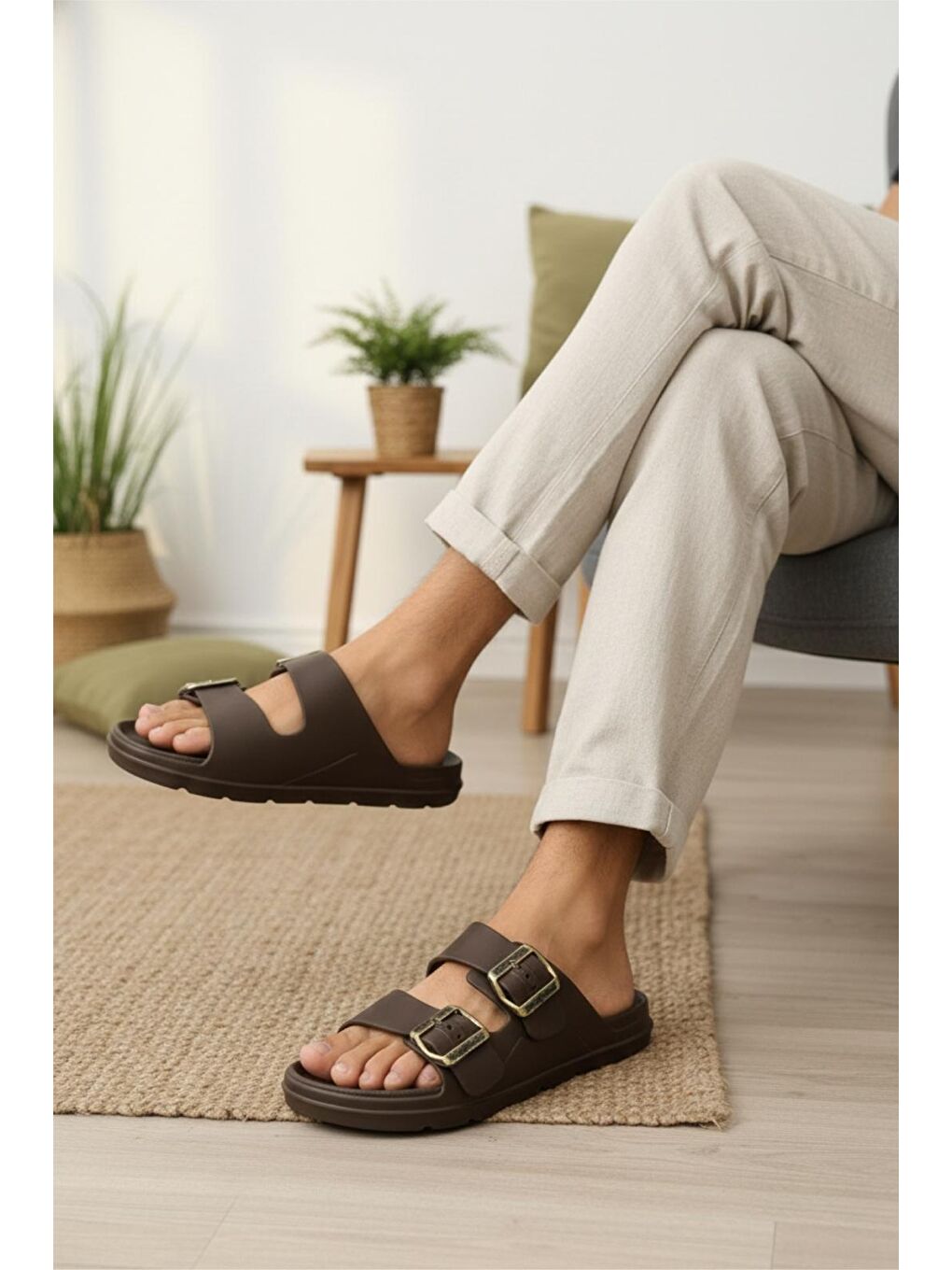 Kahverengi Polley Erkek Çift Eskitme Tokalı Anatomik Tabanlı Günlük ve Plaj Terliği - Suya Dayanıklı Konfor Mod