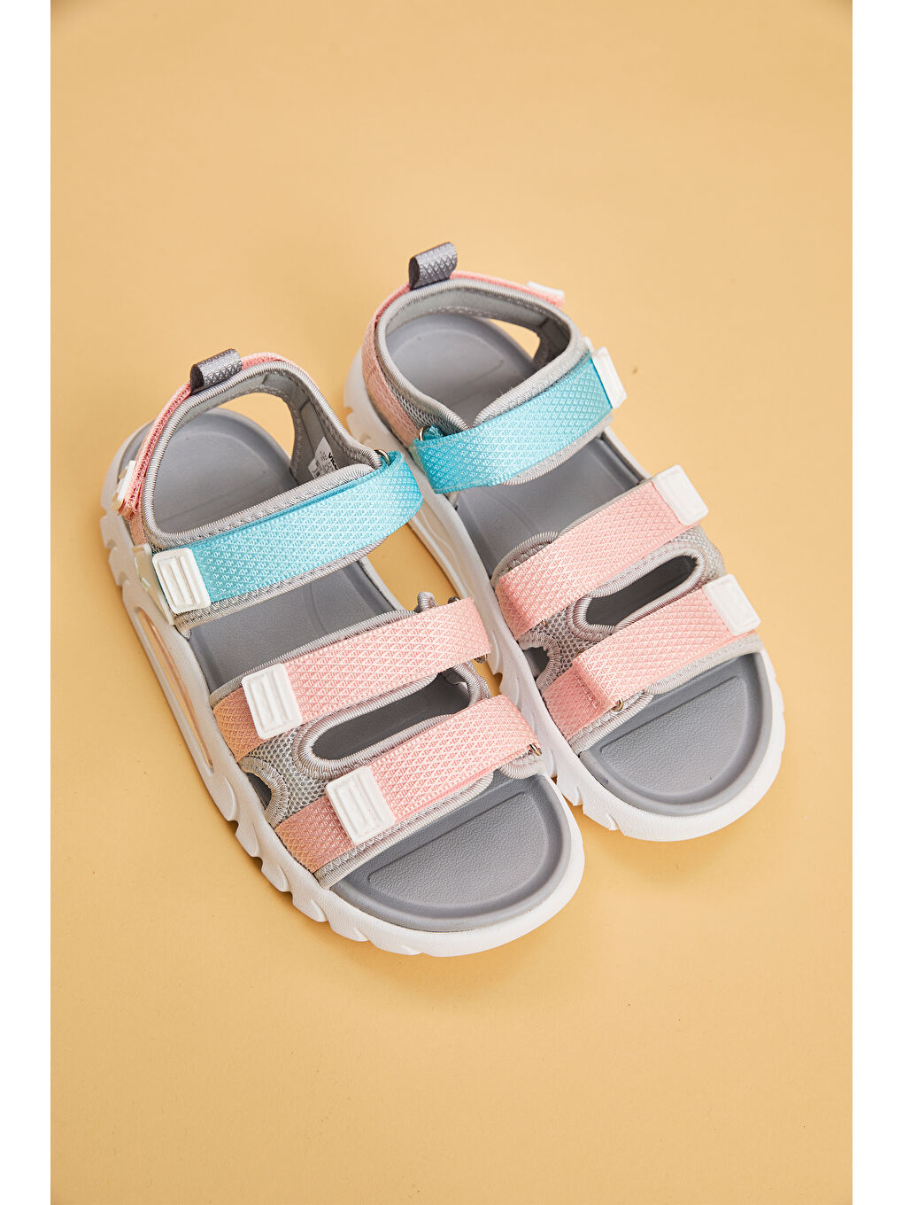 Cube Hafif Kız Çocuk Gri Sandalet