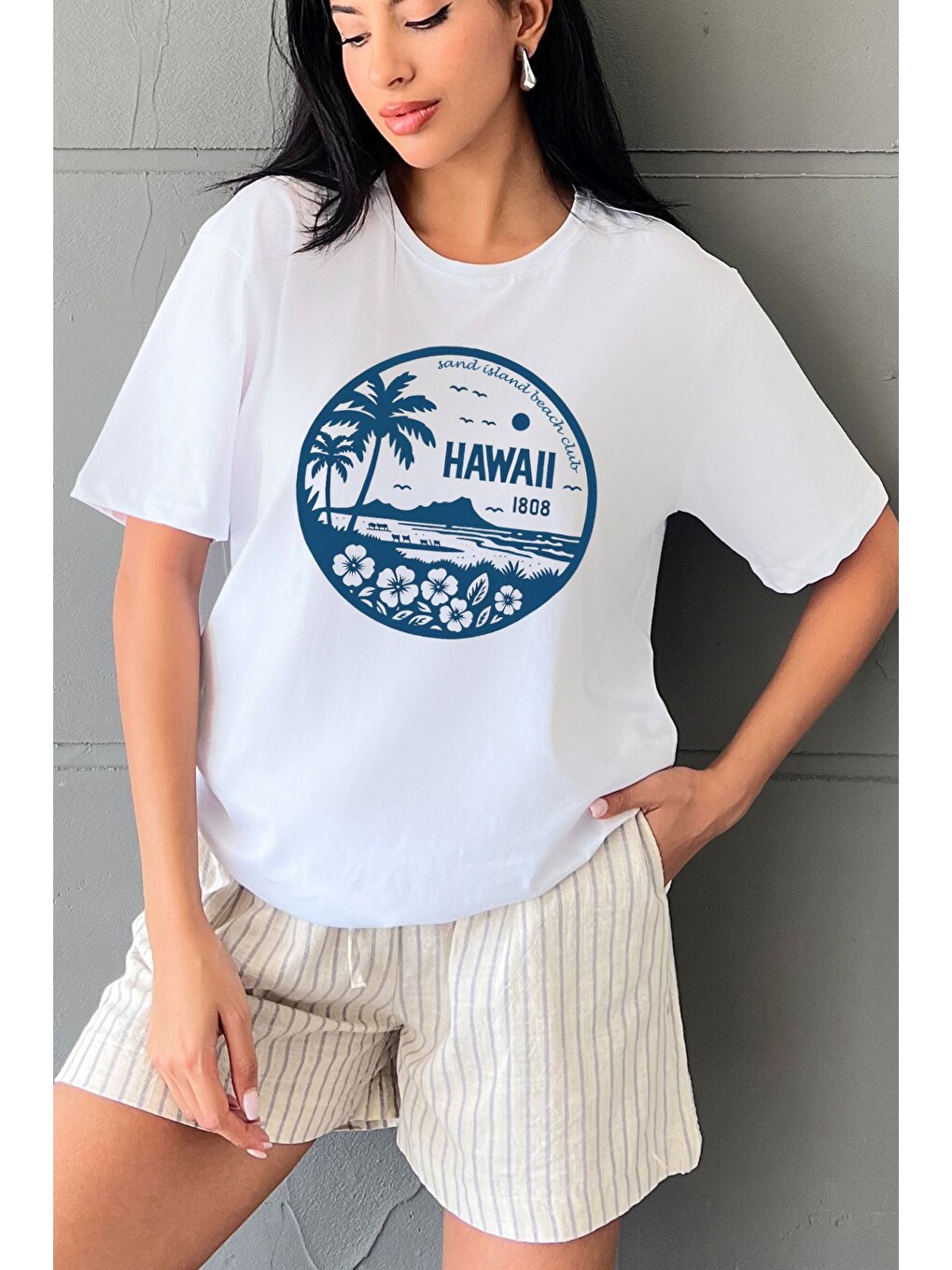 Beyaz Hawaii Baskılı Yapay Zeka Tasarımı Ekolojik Penye Oversize %100 Pamuk Kadın Tişört @BlahxAi