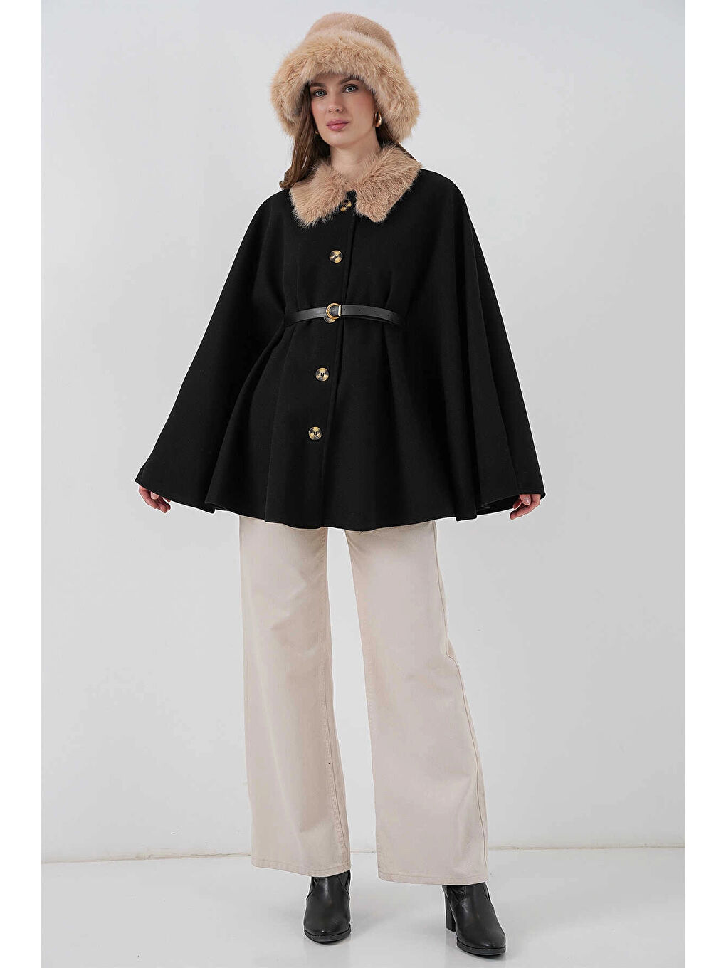 Kadın Siyah Yakası Kürklü Düğmeli Kemerli Kaşe Panço HZL25W-BD191651-1