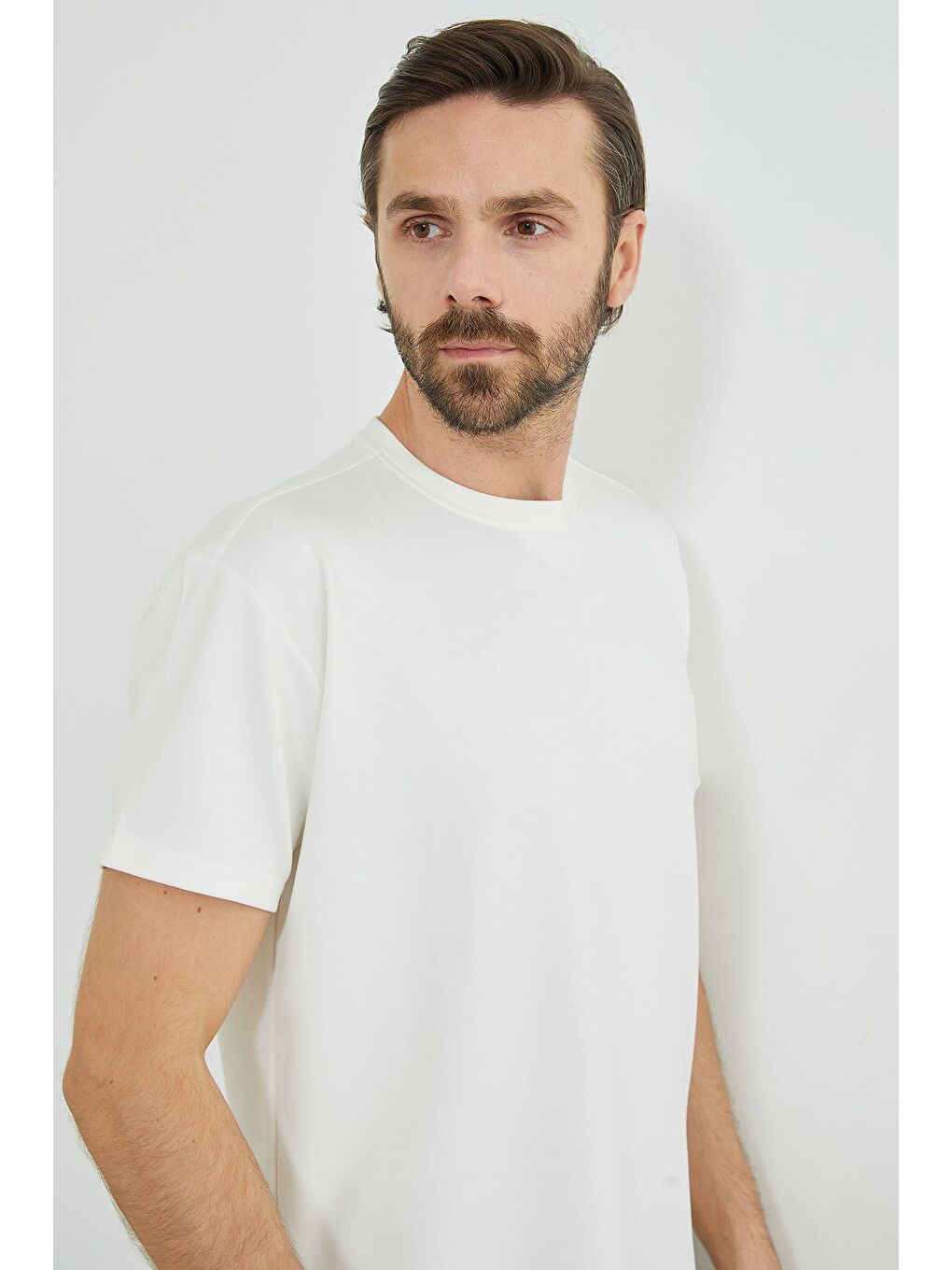 Ekru Basic Bisiklet Yaka Modal Tişört-3