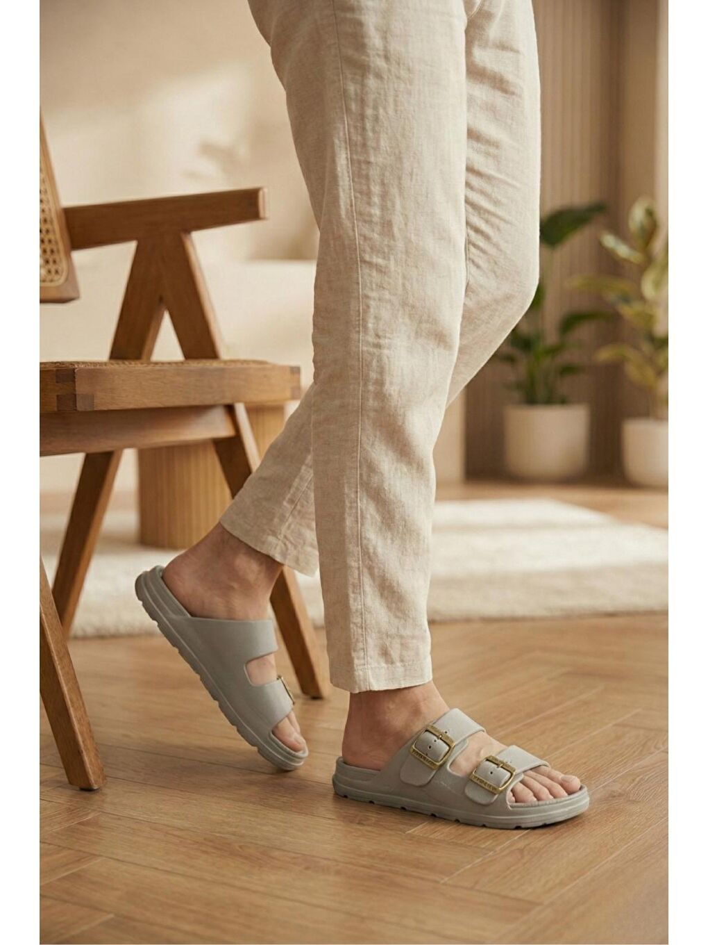 Gri Polley Erkek Çift Eskitme Tokalı Anatomik Tabanlı Günlük ve Plaj Terliği - Suya Dayanıklı Konfor Mod-2