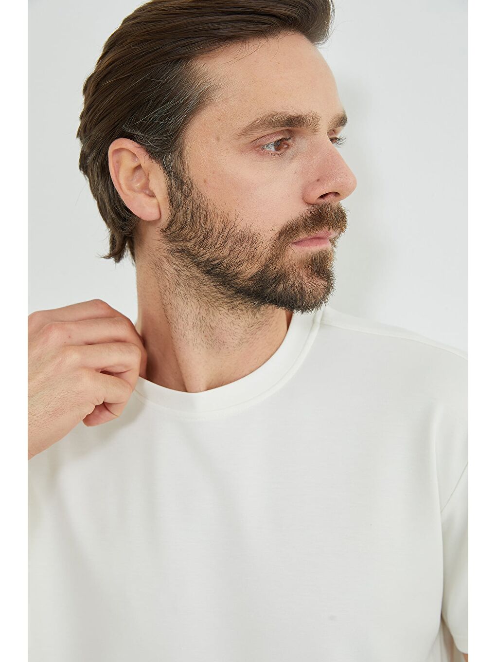 Ekru Basic Bisiklet Yaka Modal Tişört-4