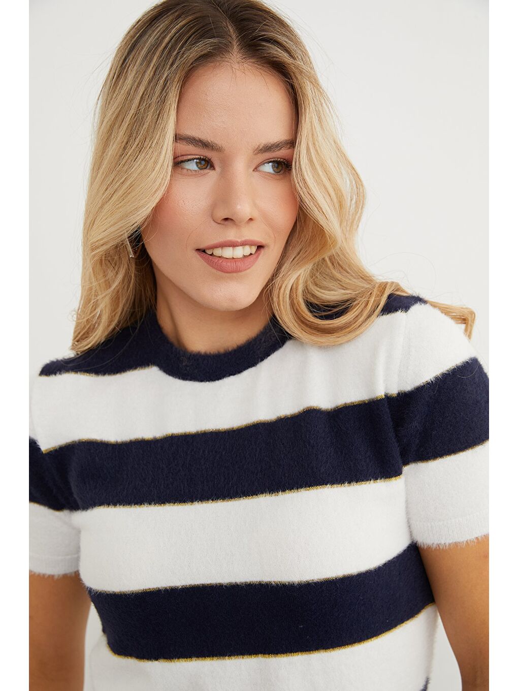 Lacivert Çizgili Sakallı Kazak