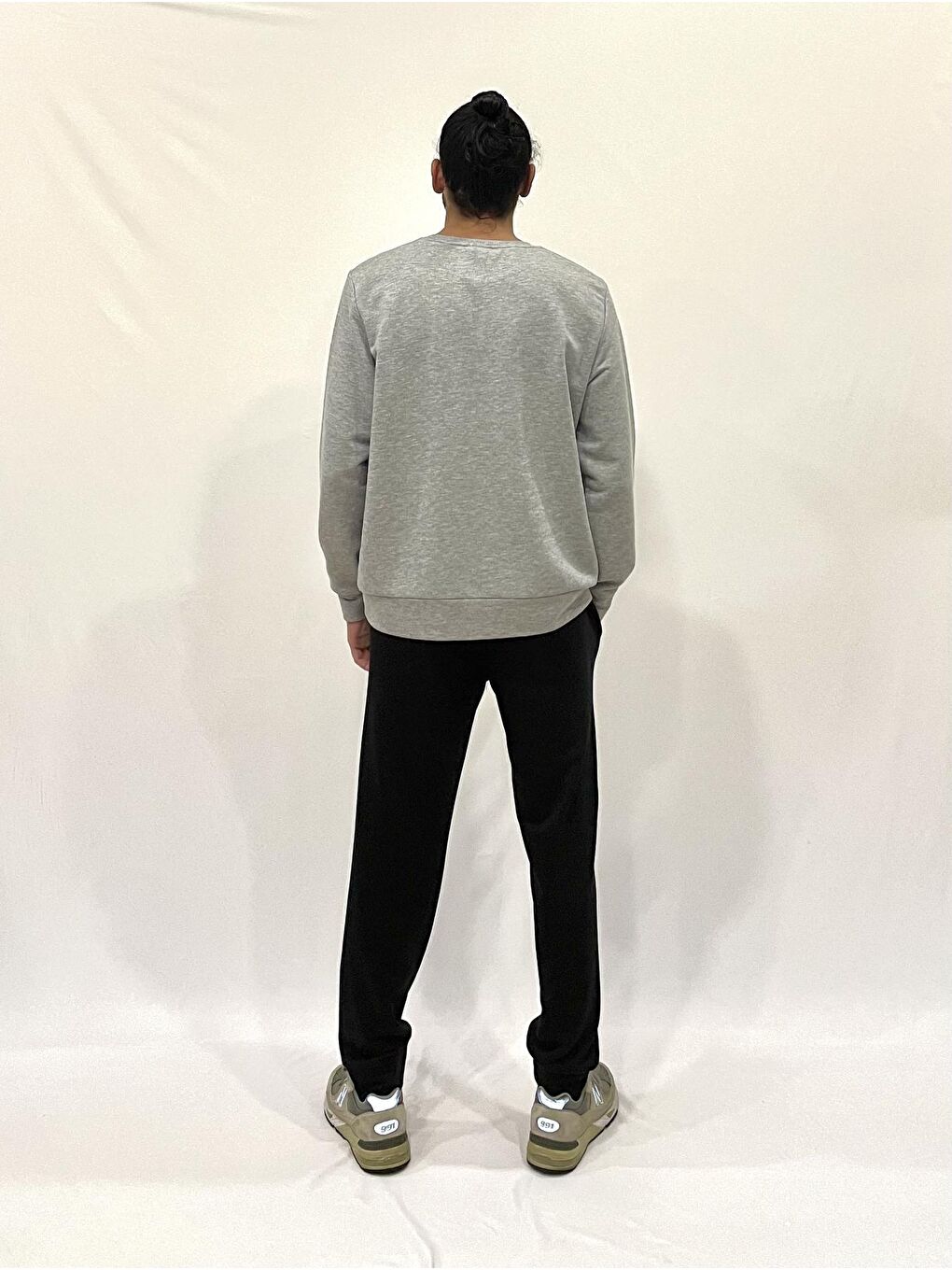 Gri Erkek Bisiklet Yaka Regular Fit 3 İplik Kalın N Baskılı Sweatshirt SPR24SW25-3