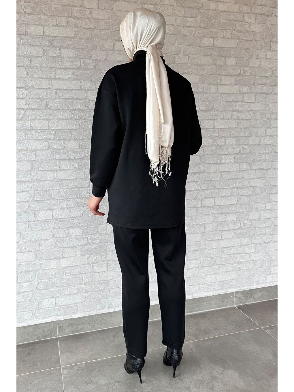 Siyah Yarım Balıkçı Yaka Tunik Pantolon İkili Tesettür Takım-6