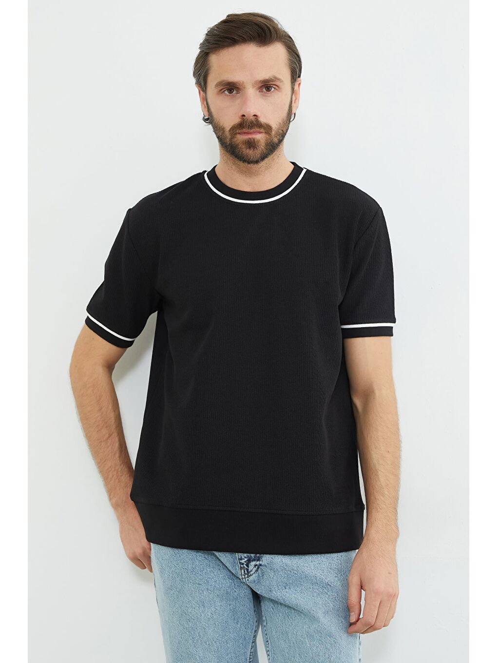 Siyah Çizgili Bisiklet Yaka Triko Tişört-2