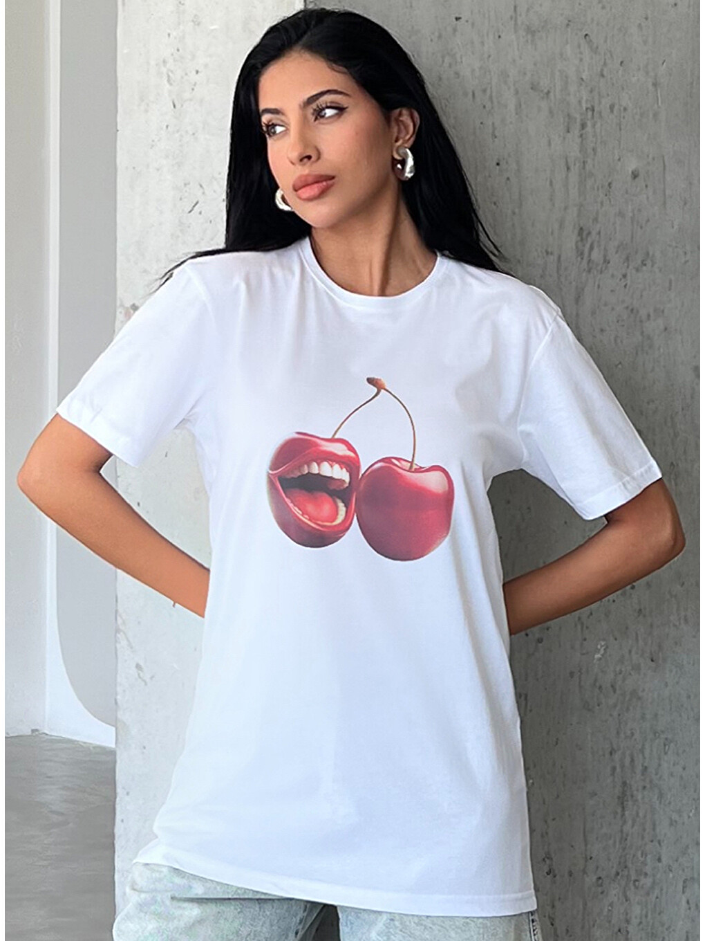 Beyaz Kiraz Baskılı Yapay Zeka Tasarımı Penye Oversize %100 Pamuk Kadın Tişört @BlahxAi-3