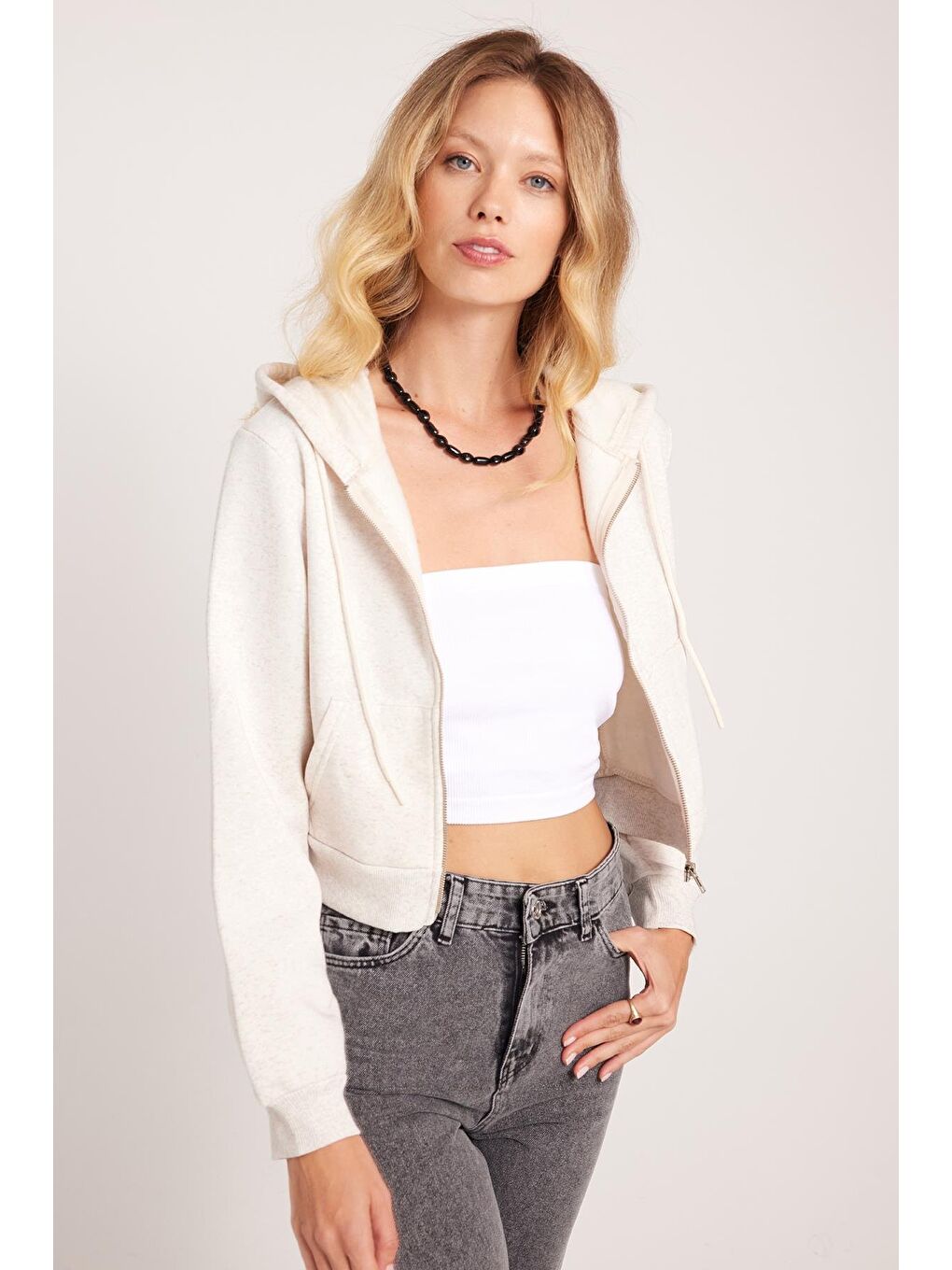 Kadın Slim Fit Dar Kesim Pamuklu Çift Cepli Kapüşonlu Fermuarlı Bej Hırka-3