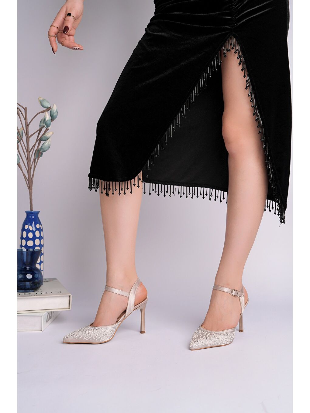 Bej CLUJ İnci Taş İşlemeli Sivri Burun Bilekten Bantlı Kadın Abiye Topuklu Ayakkabı-1