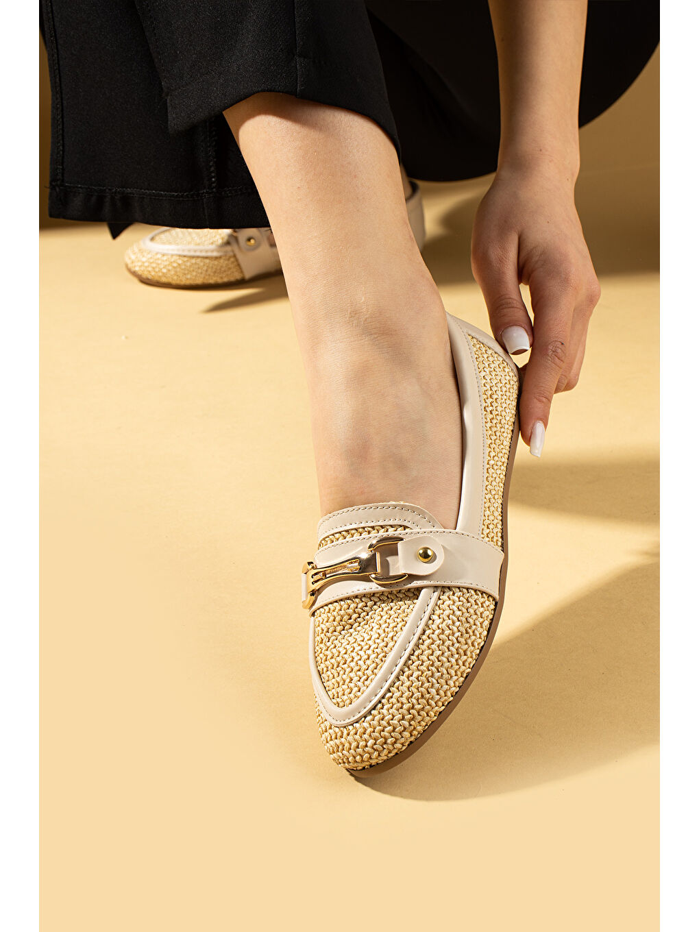 Bej Hasır Görünümlü Tokalı Rahat Taban Kadın Babet 016-0900-25Hasır-1