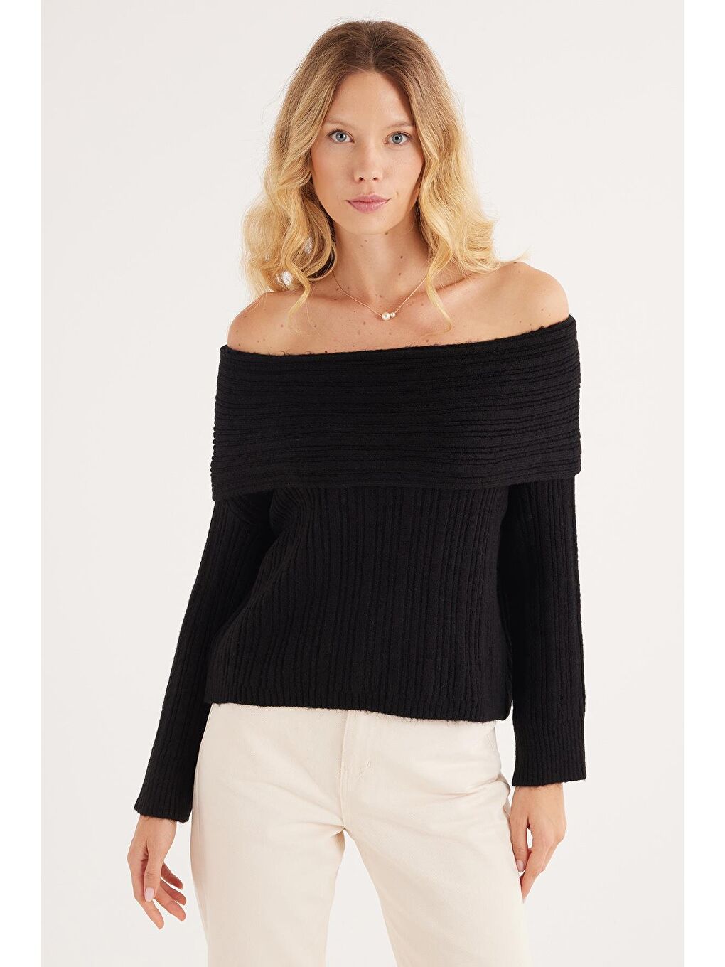 Kadın Regular Fit Klasik Kesim Uzun Kollu Omzu Açık Siyah Kazak-3