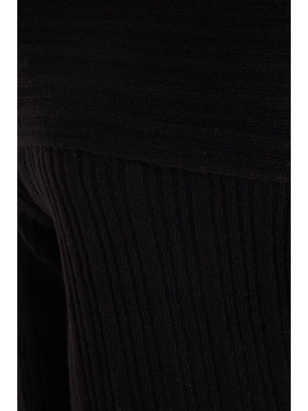 Kadın Regular Fit Klasik Kesim Uzun Kollu Omzu Açık Siyah Kazak-5