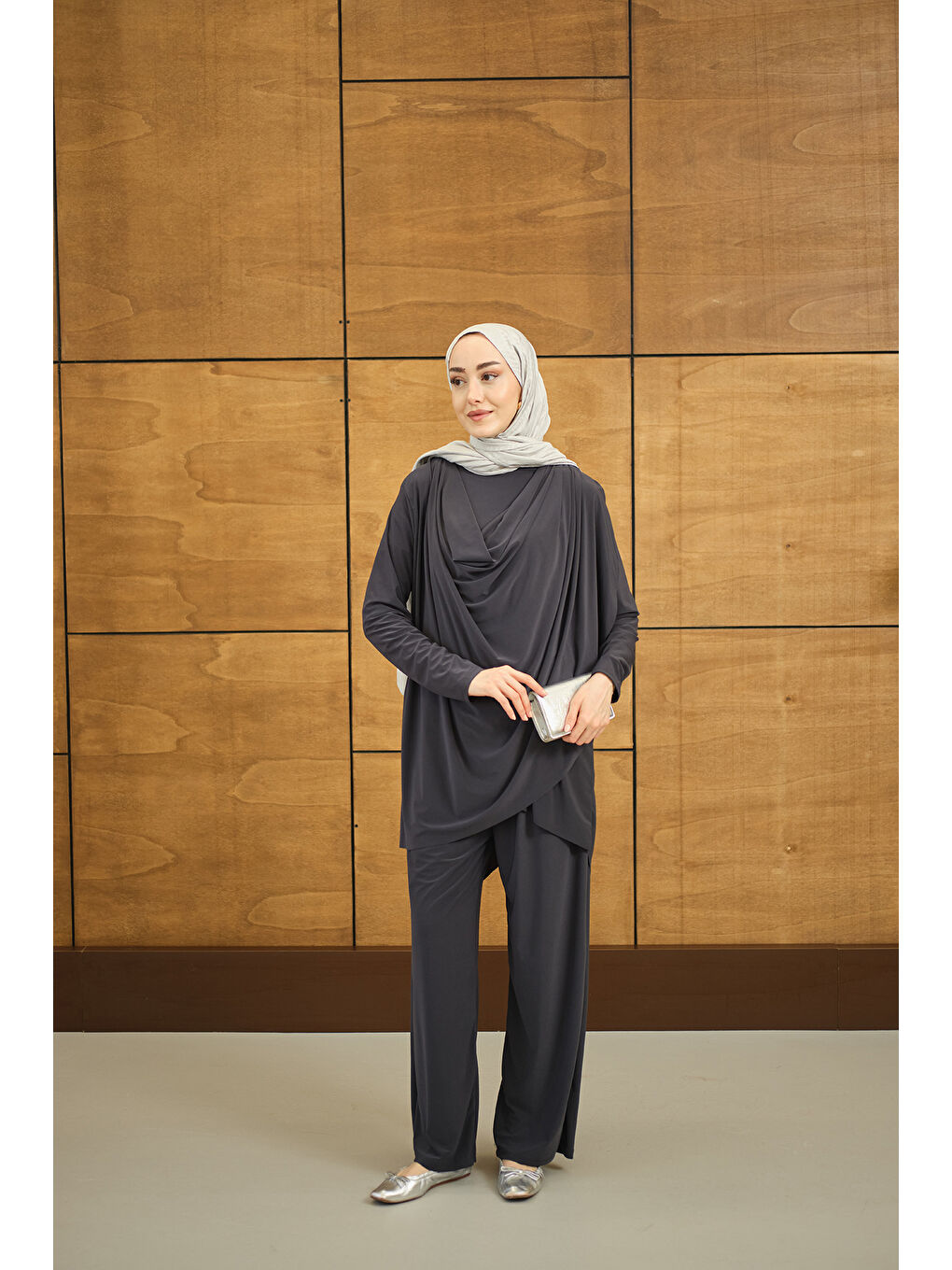 Kadın Regular Sıfır Yaka Arka Kesik Detay Takım Gri-4