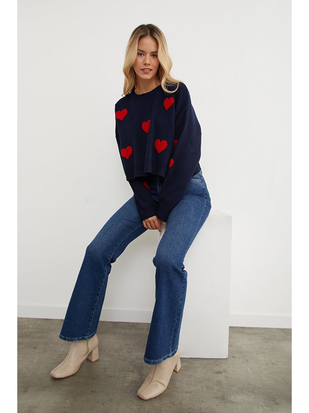 Lacivert Kalp Nakışlı Crop Triko Kazak-4