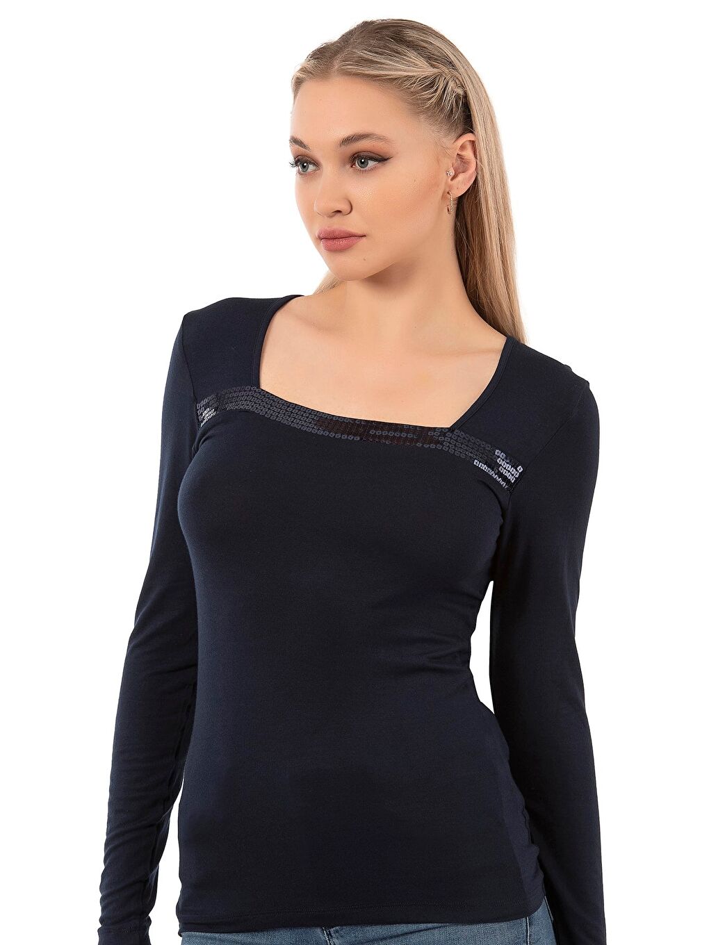 Kadın Viskon Pul Nakışlı Uzun Kol Bluz | Lacivert 7429-3