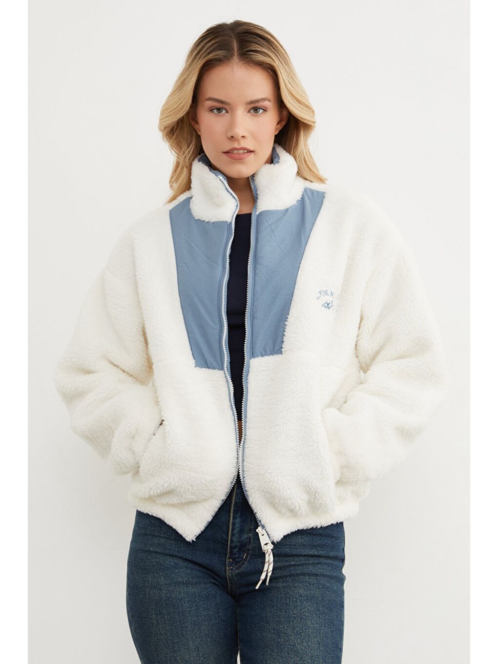 İndigo Yazı Nakışlı Fleto Cepli Dik Yaka Pelüş Mont