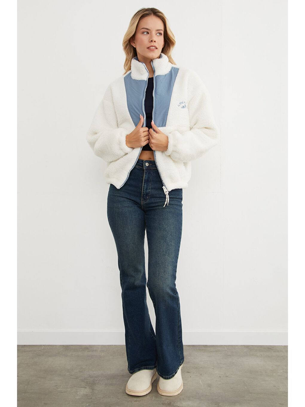 İndigo Yazı Nakışlı Fleto Cepli Dik Yaka Pelüş Mont-1