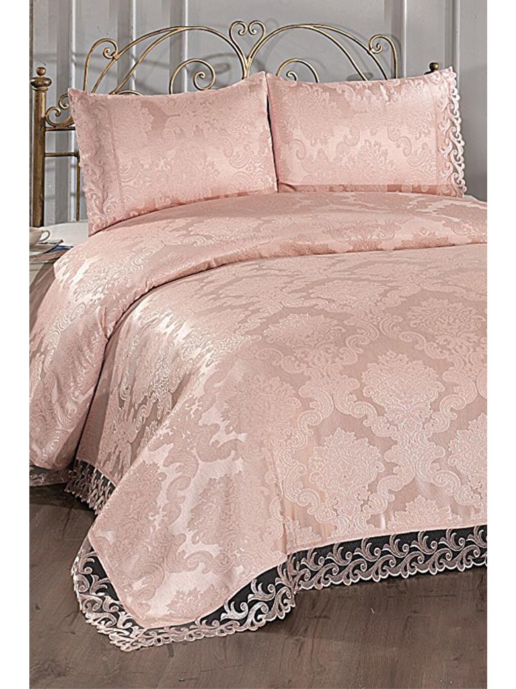 Pembe Fransız Dantelli Belinda Yatak Örtüsü Pudra