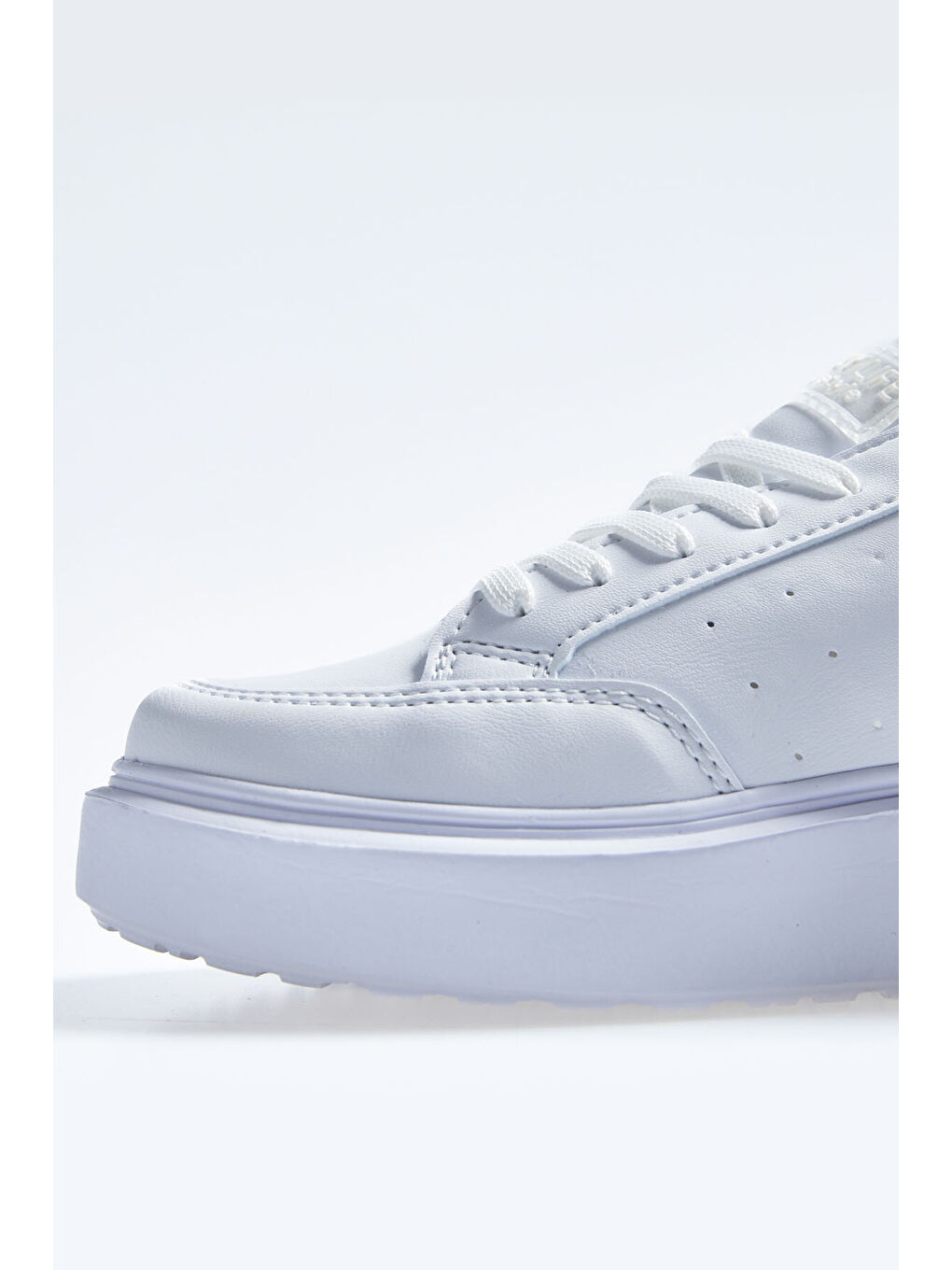 Beyaz - Kiremit Bağcıklı Rahat Kalıp Kadın Spor Ayakkabı - 89105-2