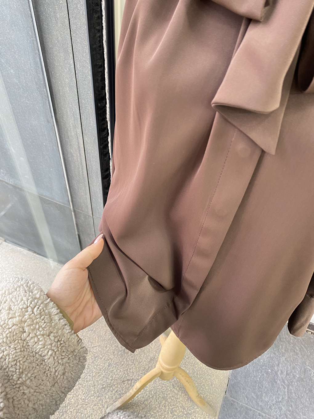 Kahverengi Pile Detaylı ParisFular Yaka Gömlek-4