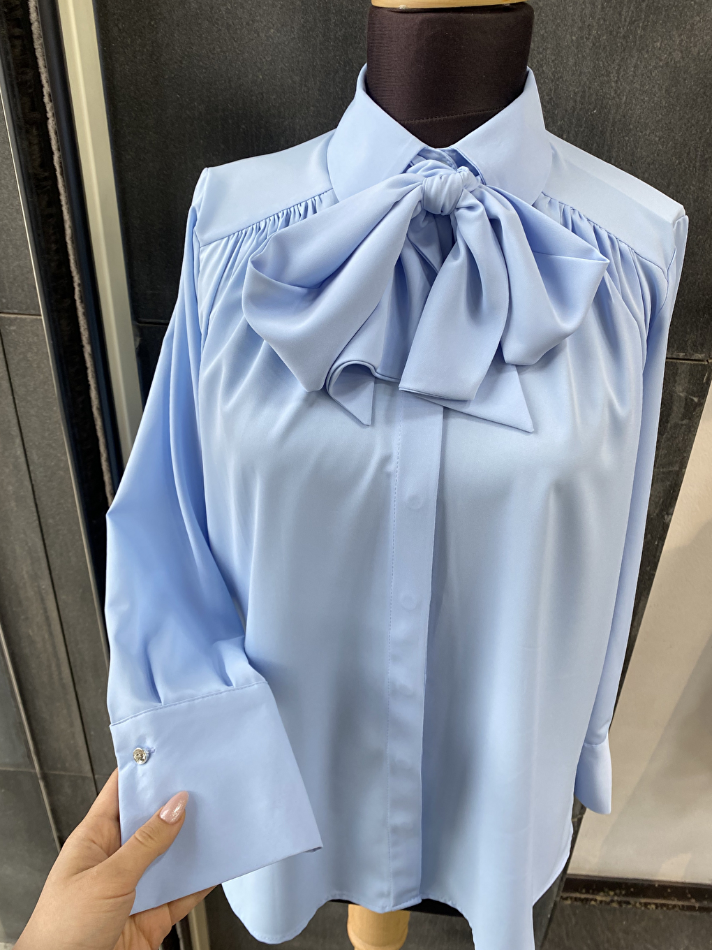 Mavi Pile Detaylı ParisFular Yaka Gömlek-5