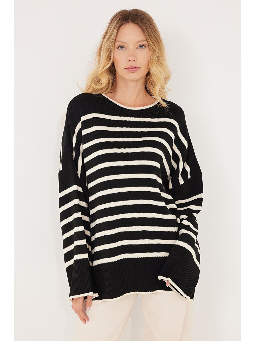 Kadın Oversize Geniş Kesim Bisiklet Yaka Çizgili Siyah Kazak