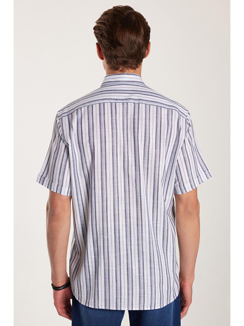 Erkek Regular Fit Klasik Kesim %100 Pamuk Kısa Kollu Keten Doku Tek Cepli Çizgili Lacivert Gömlek-4