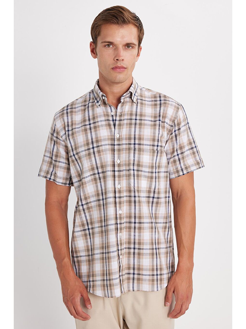Karışık Erkek Regular Fit Klasik Kesim %100 Pamuk Keten Doku Cepli Kareli Kısa Kollu Düğmeli Yaka Gömlek