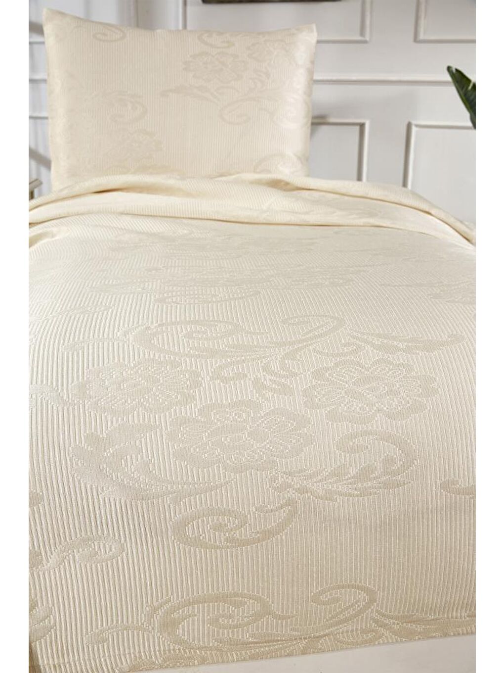 Ekru Lale Tek Kişilik 2 Parça Yatak Örtüsü Krem-2