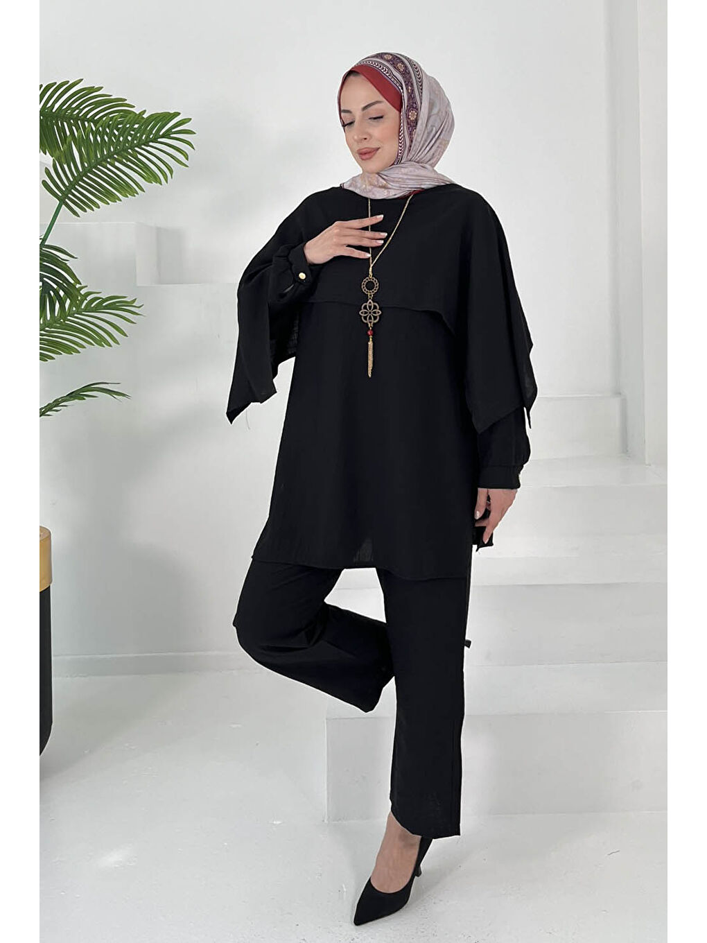 Pelerin Detaylı Takım Siyah - 27006-1