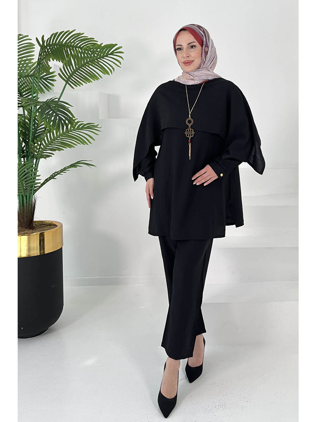 Pelerin Detaylı Takım Siyah - 27006-3