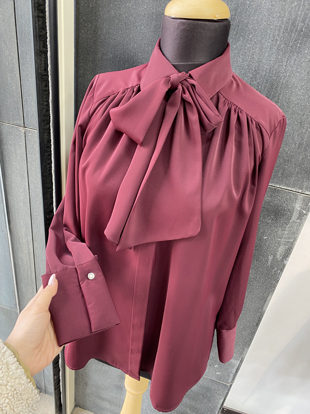 Bordo Pile Detaylı ParisFular Yaka Gömlek-5